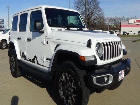 Certified 2025 Jeep Wrangler Sahara w/ Safety Group image 4