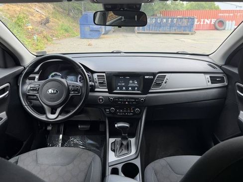 Used 2018 Kia Niro LX FWD image 11