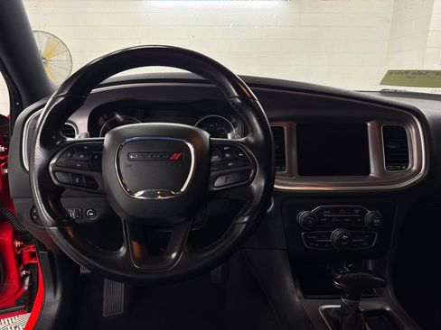 Used 2022 Dodge Charger R/T RWD image 9