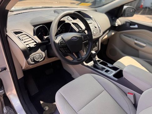 Used 2017 Ford Escape SE w/ SE Cold Weather Package AWD/4WD image 14