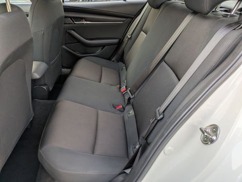 Used 2021 MAZDA MAZDA3 s image 24