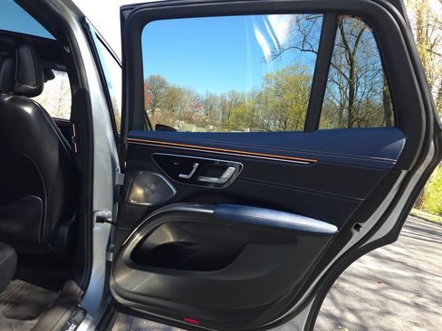 Used 2023 Mercedes-Benz EQS 450+ SUV image 24
