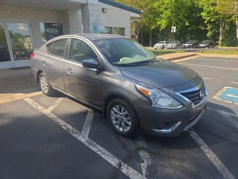 Used 2019 Nissan Versa SV w/ SV Special Edition Package FWD image 4