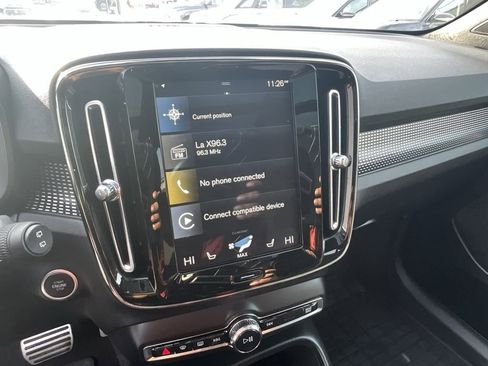 Used 2022 Volvo XC40 T5 R-Design w/ Advanced Package image 16