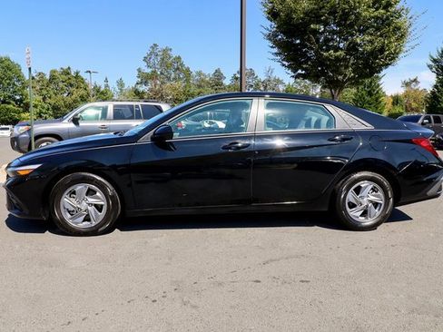 Used 2024 Hyundai Elantra SE image 14