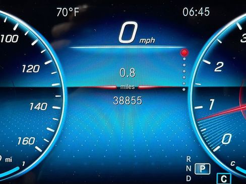 Used 2021 Mercedes-Benz GLE 350 4MATIC w/ Premium Package image 39