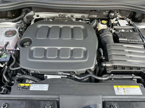 New 2026 Volkswagen Tiguan SE image 11