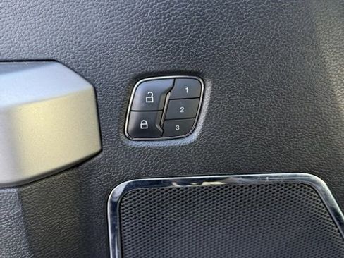 Used 2020 Ford F150 Lariat image 14