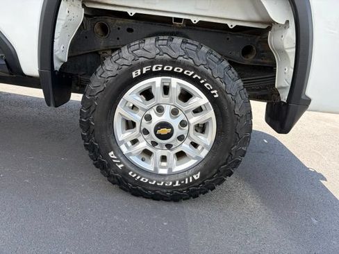Used 2021 Chevrolet Silverado 2500 LT AWD/4WD image 10