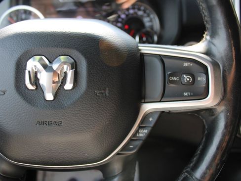 Used 2019 RAM 1500 Big Horn AWD/4WD image 16