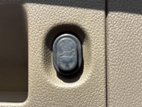 Used 2017 Chevrolet Suburban LT image 16