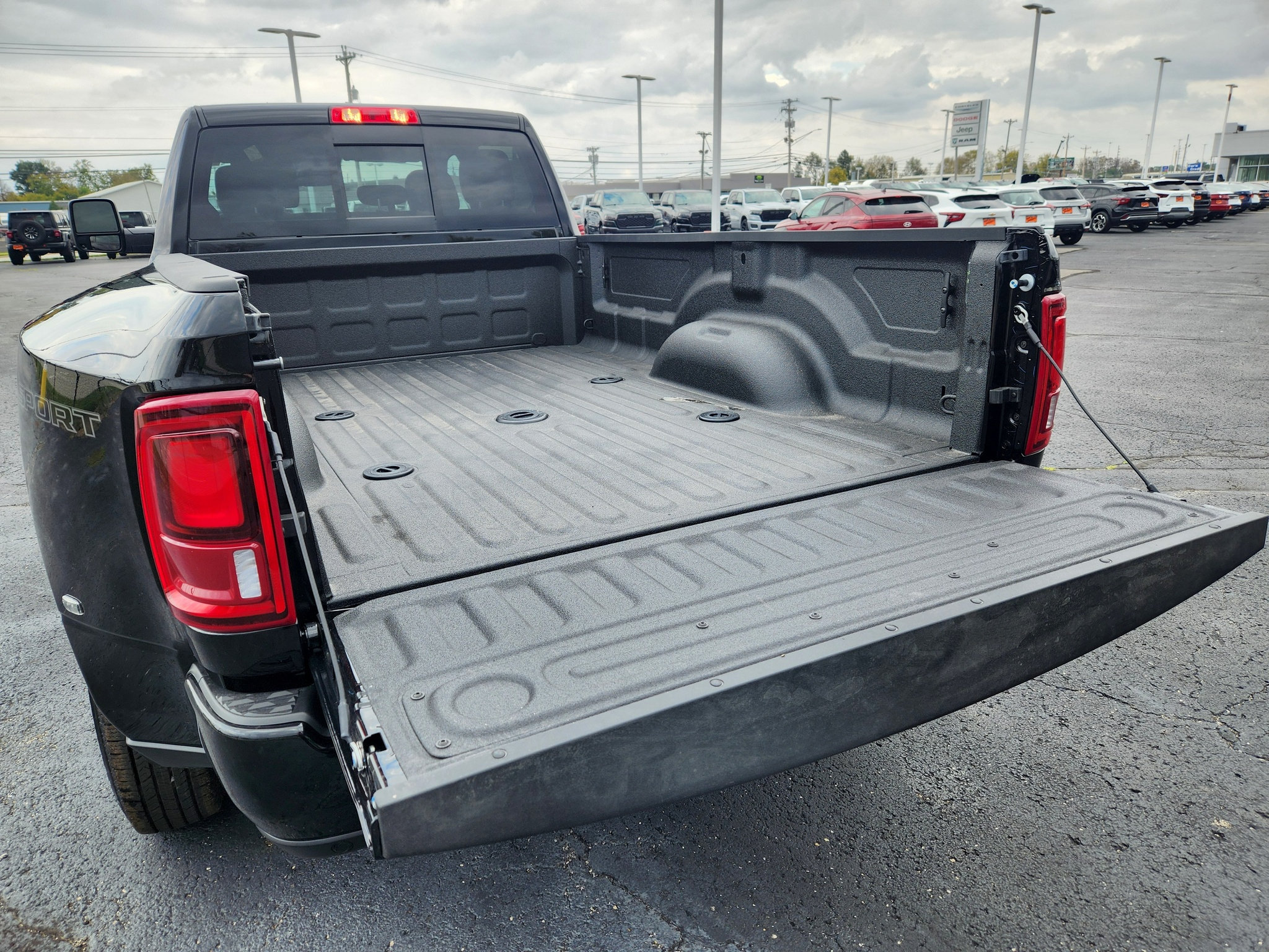 New 2027 RAM 3500 Big Horn AWD/4WD image 14