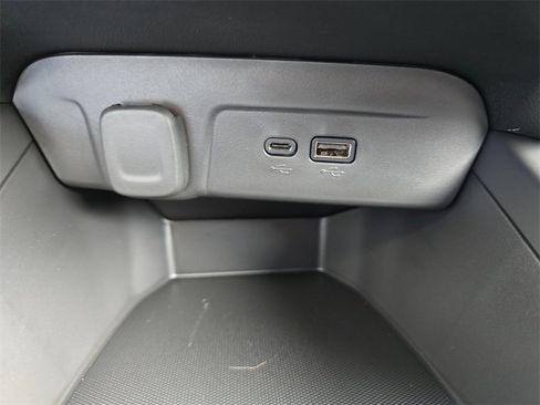 New 2026 Chevrolet Trax RS w/ Sunroof Package image 24