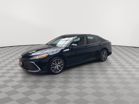 Used 2021 Toyota Camry XLE w/ Navigation Package AWD/4WD image 36