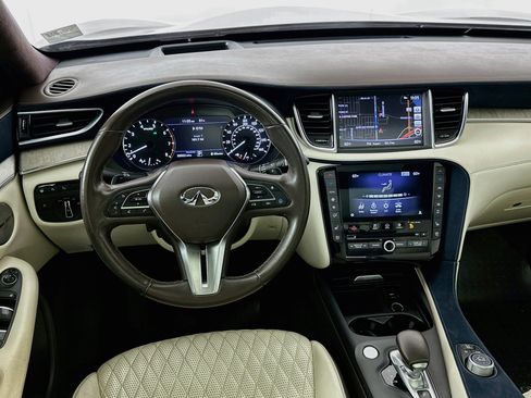 Used 2019 INFINITI QX50 Essential w/ Sensory Package AWD/4WD image 18