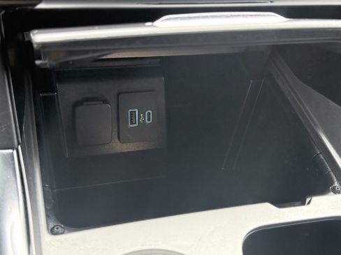 Used 2021 Ford Explorer Platinum w/ Equipment Group 601A image 17