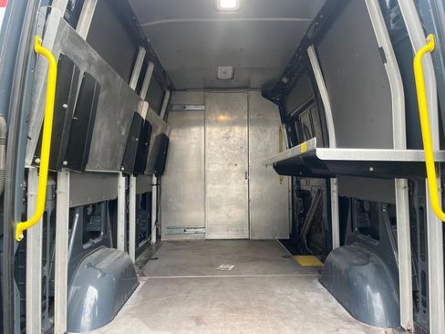 Used 2019 Mercedes-Benz Sprinter 144 image 9