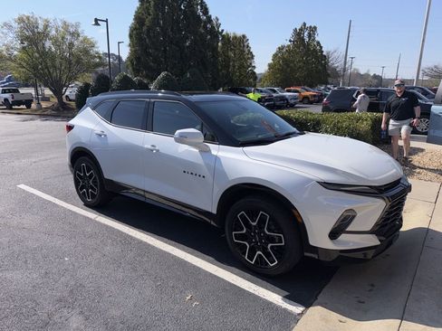 Certified 2023 Chevrolet Blazer RS w/ Driver Confidence II Package image 2