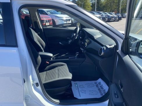 Certified 2024 Nissan Kicks SV image 26