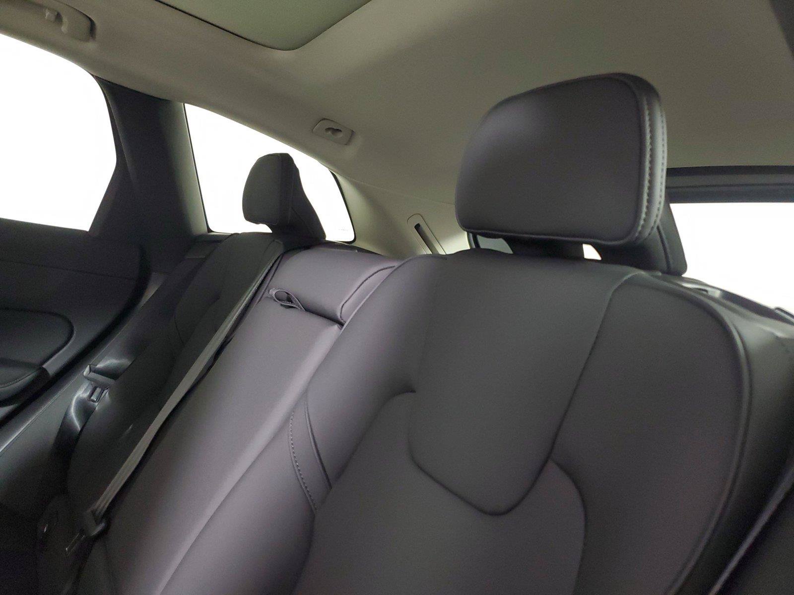 New 2027 Volvo XC60 B5 Core AWD/4WD image 13