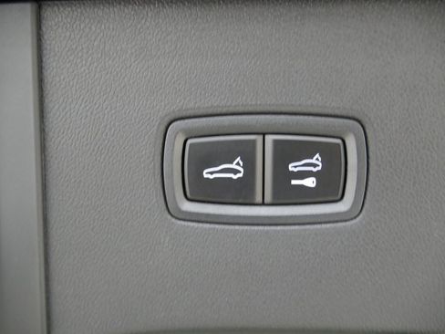 Certified 2024 Porsche Cayenne image 25