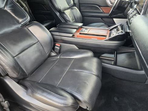 Used 2021 Lincoln Navigator Reserve w/ Luxury Package image 13