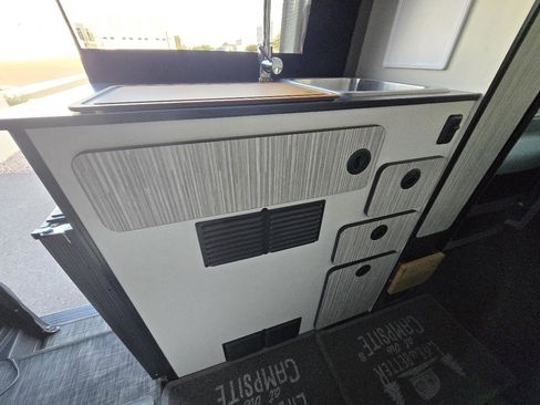 Used 2020 Mercedes-Benz Sprinter 2500 image 54