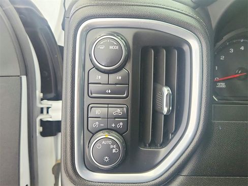 Used 2023 Chevrolet Silverado 2500 LT w/ Convenience Package image 30