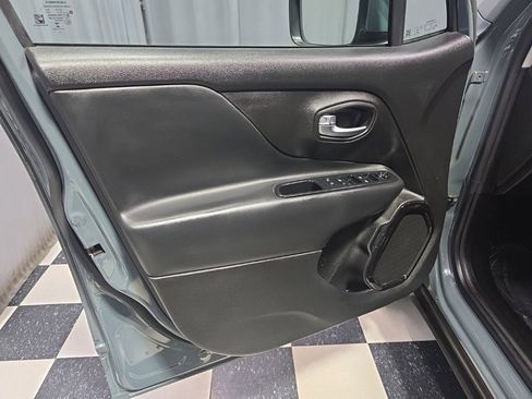 Used 2017 Jeep Renegade Altitude image 14