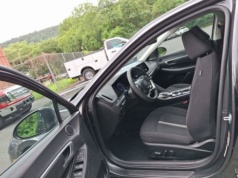 Used 2022 Hyundai Sonata SEL w/ Winter Weather Package image 13