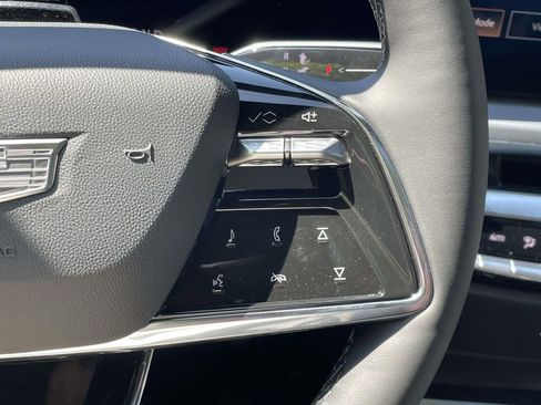 New 2026 Cadillac Lyriq Signature Sport AWD/4WD image 24