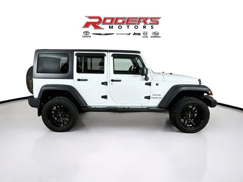 Used 2014 Jeep Wrangler Unlimited Sport AWD/4WD image 9