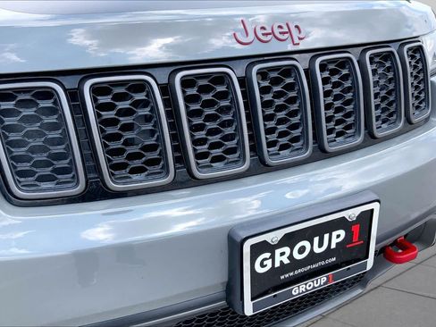 Used 2019 Jeep Grand Cherokee Trailhawk AWD/4WD image 29