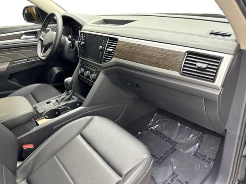 Used 2023 Volkswagen Atlas SE w/ Panoramic Sunroof Package FWD image 55
