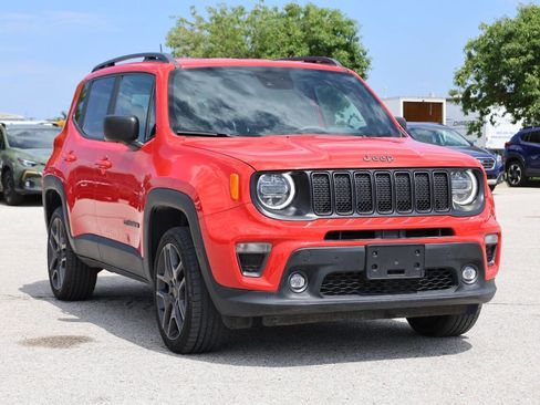 Used 2021 Jeep Renegade Latitude w/ Luxury Group II AWD/4WD image 4
