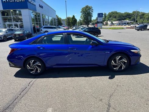 Certified 2025 Hyundai Elantra Sport FWD image 8