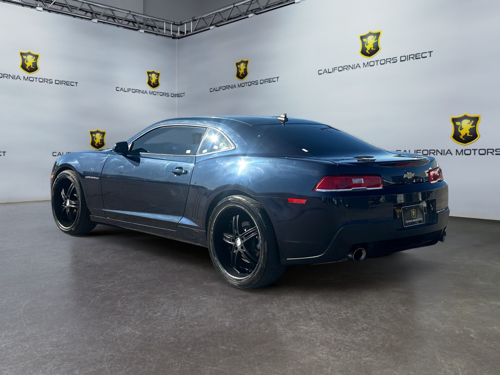 Used 2015 Chevrolet Camaro LT RWD image 3