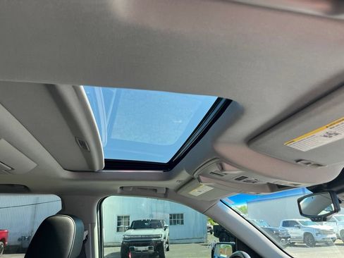 Used 2019 Chevrolet Tahoe Premier AWD/4WD image 10