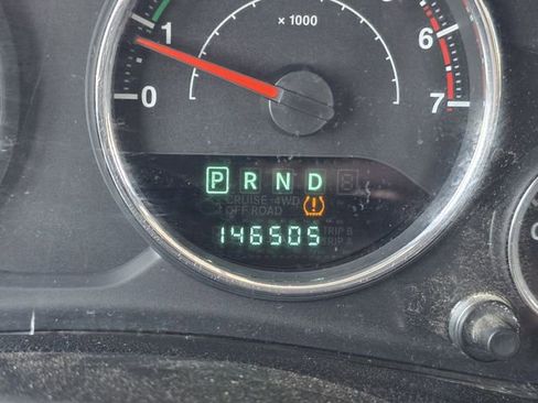 Used 2011 Jeep Wrangler Sport w/ Black Appearance Group AWD/4WD image 11