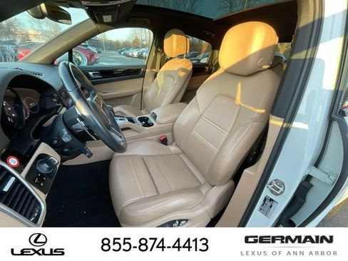 Used 2020 Porsche Cayenne Base image 12