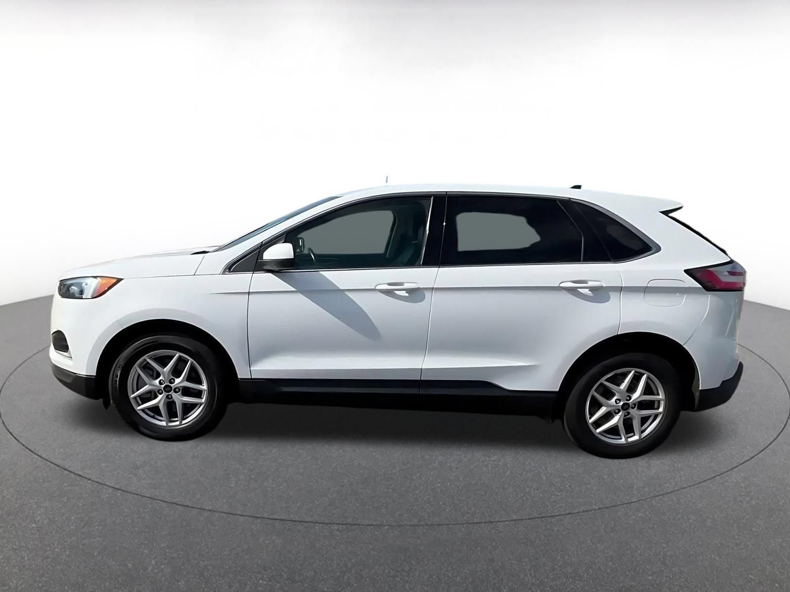 Used 2024 Ford Edge SEL AWD/4WD image 8