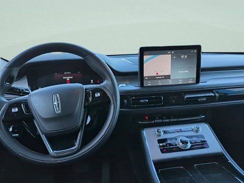 Used 2023 Lincoln Aviator AWD w/ Premium Package image 14