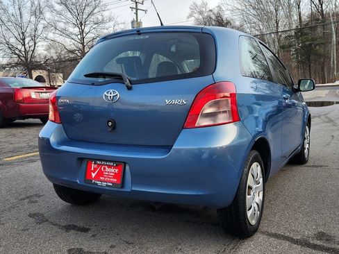 Used 2007 Toyota Yaris 2-Door Hatchback image 2
