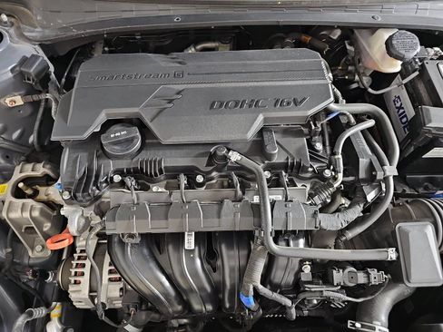 Used 2021 Hyundai Elantra SE FWD image 30