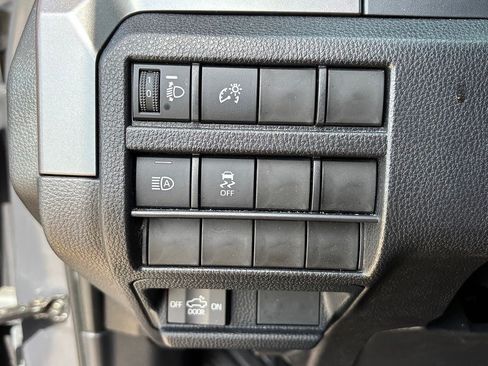 Used 2025 Toyota Tacoma SR5 AWD/4WD image 22