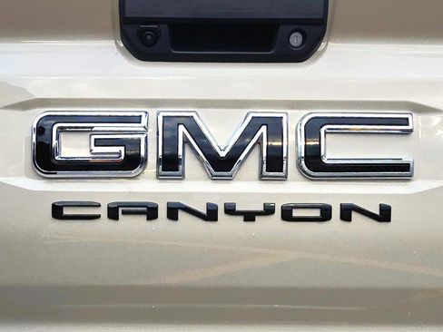 New 2026 GMC Canyon Elevation w/ Convenience Package image 31
