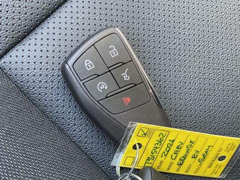 Used 2026 Chevrolet Equinox EV LT FWD image 27
