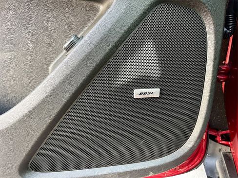 Used 2022 Chevrolet Traverse LT w/ LT Premium Package image 19