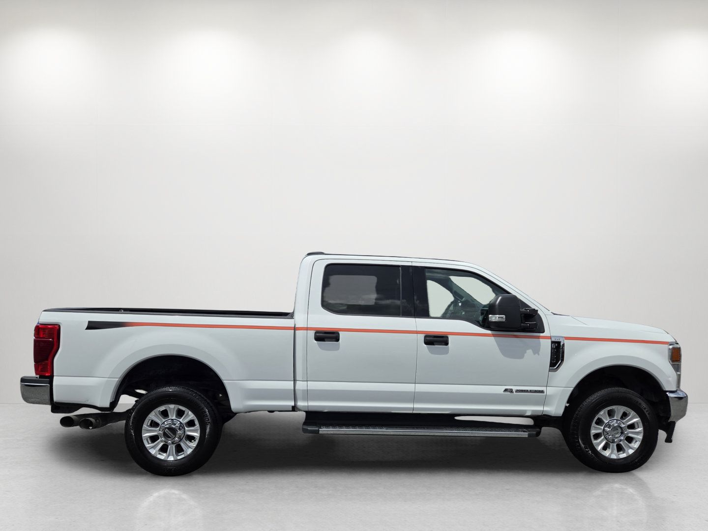 Used 2022 Ford F250 XLT w/ XLT Value Package AWD/4WD image 4
