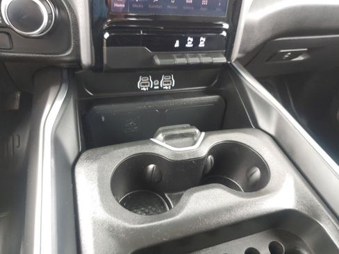 Used 2025 RAM 1500 Big Horn AWD/4WD image 16